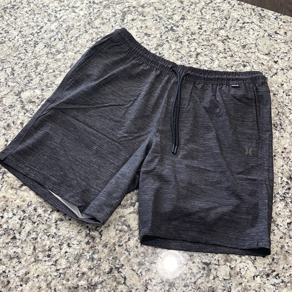 Hurley Mens Pull On Hybrid Walk Short Size Medium Charcoal Gray NWT - Picture 2 of 8